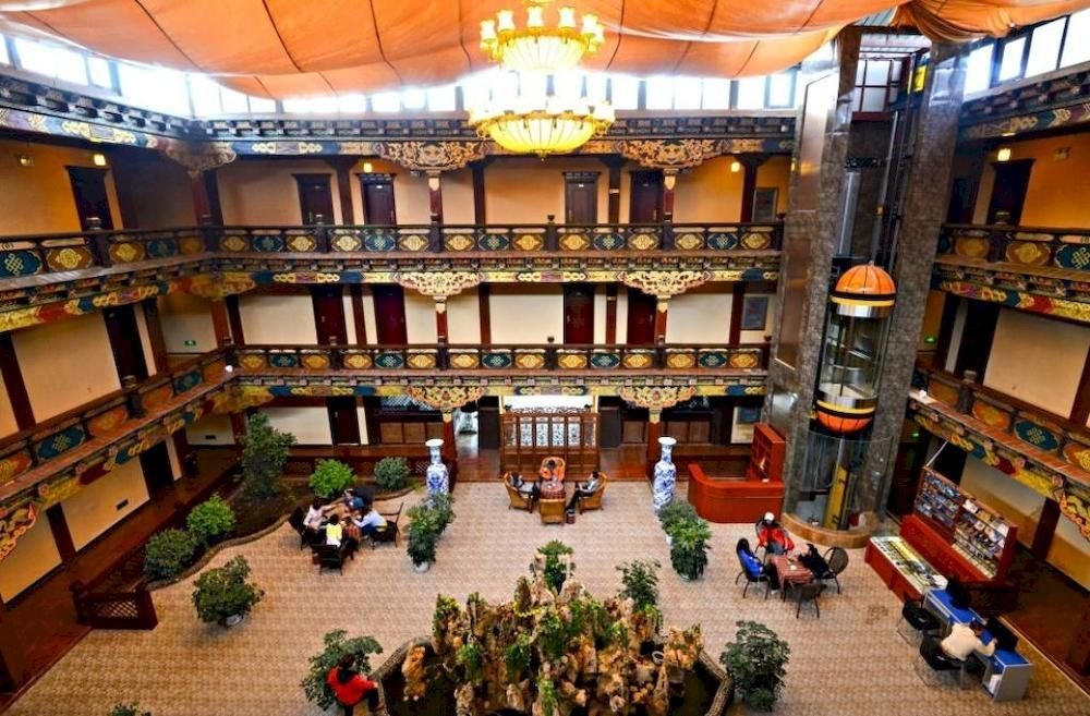 Шангри-Ла: Lanting Yipin Hotel
