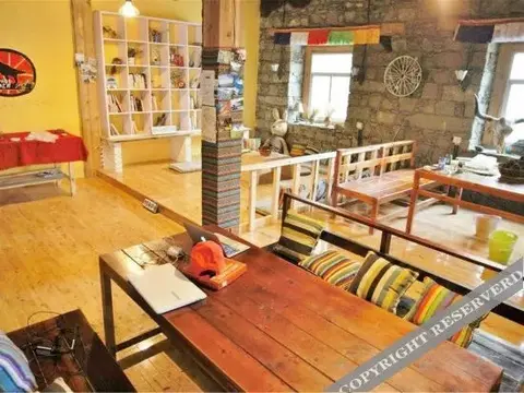 Шангри-Ла: Ri Wa International Youth Hostel