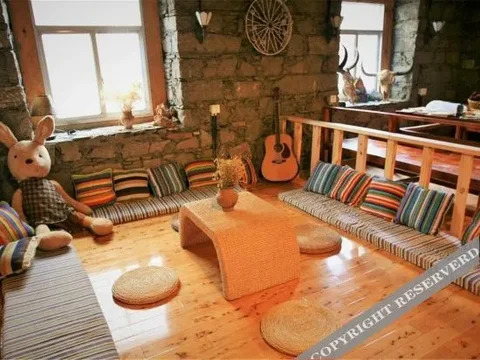 Шангри-Ла: Ri Wa International Youth Hostel