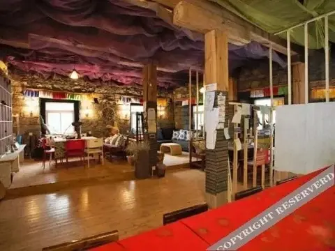 Шангри-Ла: Ri Wa International Youth Hostel