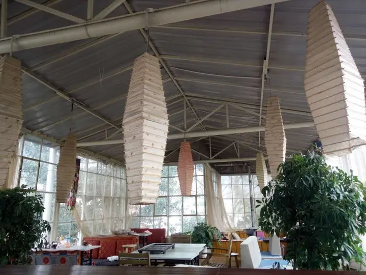 Лхаса: Honey Bee Hub