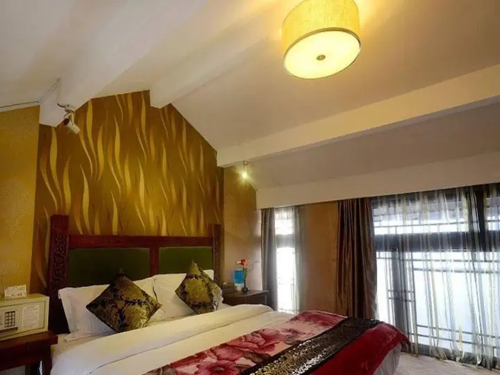 Lijiang Sunny Riverside Boutique Hotel — фото 1