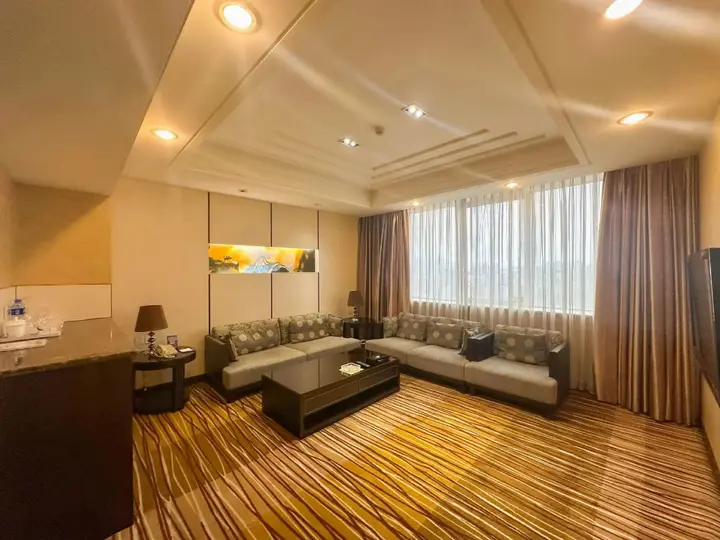 Джиангме: Celeste Palace International Hotel