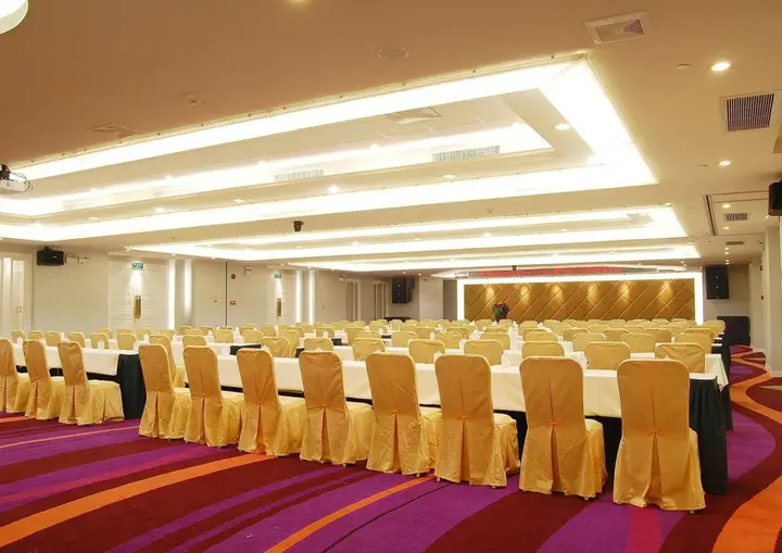 Джиангме: Celeste Palace International Hotel
