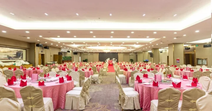 Джиангме: Celeste Palace International Hotel