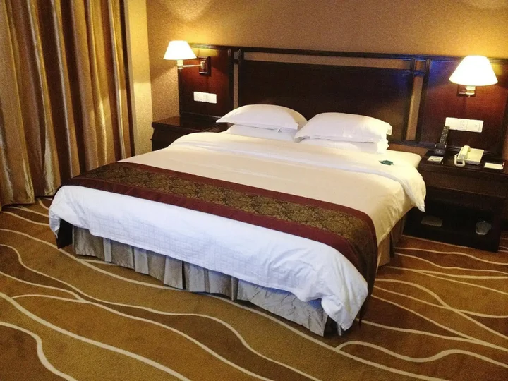 Джиангме: Celeste Palace International Hotel