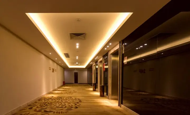 Джиангме: Celeste Palace International Hotel