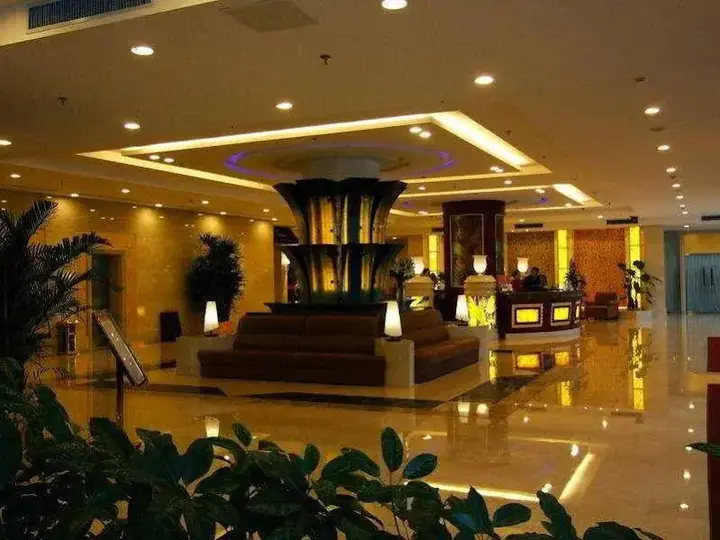 Яньтай: Ramada Plaza