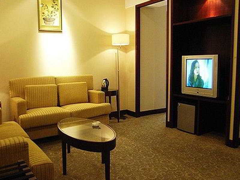 Яньтай: Ramada Plaza