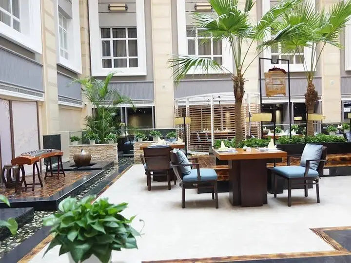 Яньтай: Ramada Plaza