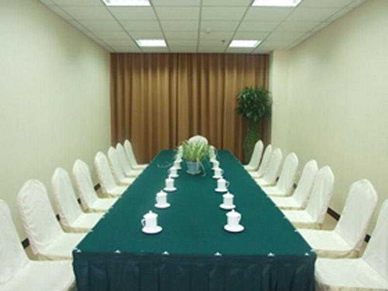 Яньтай: Ramada Plaza