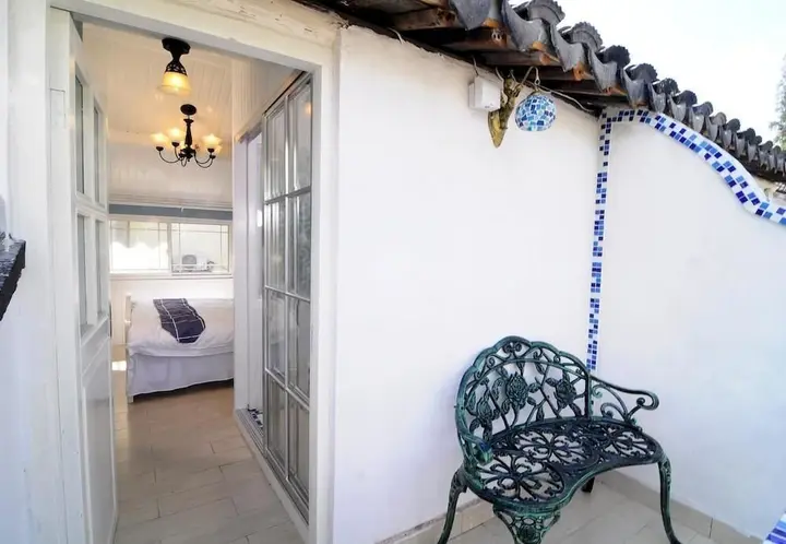 Цзясинь: Moonlight Bay Inn