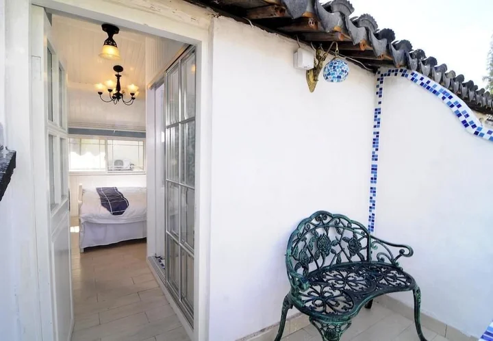 Цзясинь: Moonlight Bay Inn