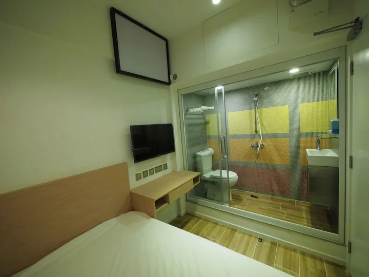 Гонконг: Pandas Hostel - Comics