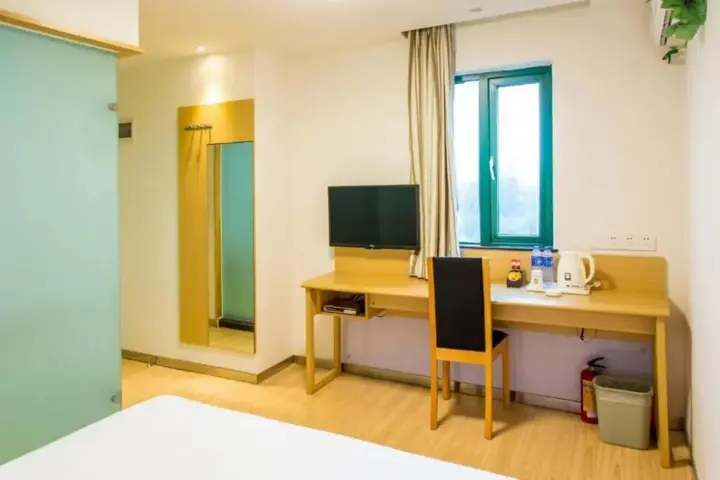 Гуанчжоу: 7 Days Inn Guangzhou Kecun Metro Branch