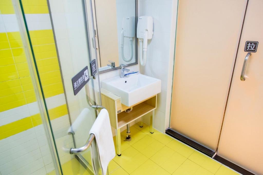 Гуанчжоу: 7 Days Inn Guangzhou Kecun Metro Branch