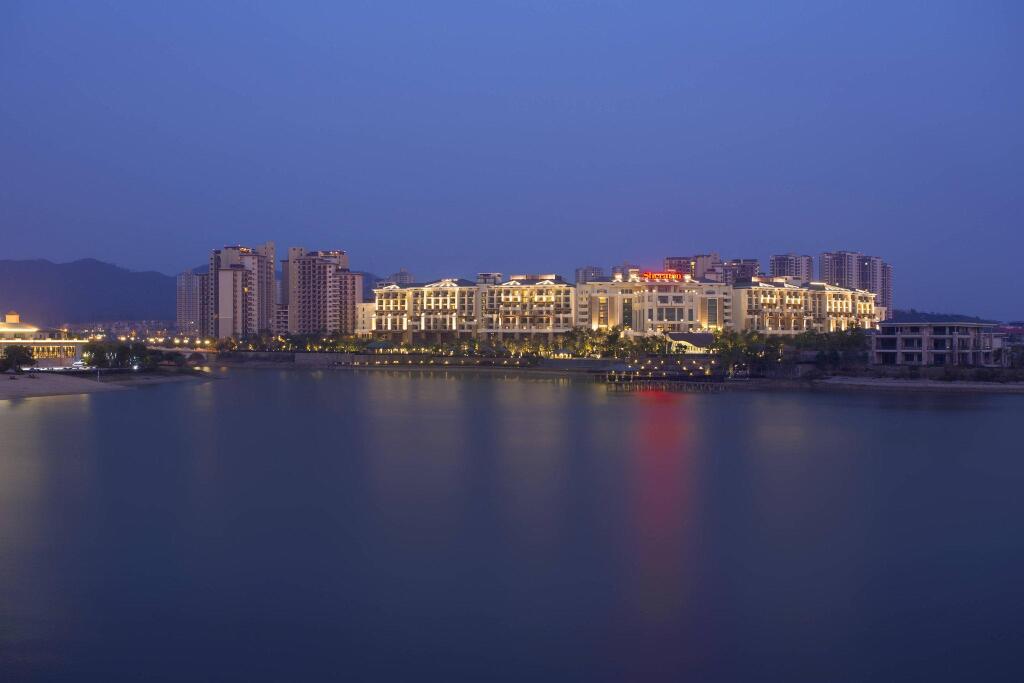 Хойчжоу: Sheraton Huizhou Bailuhu