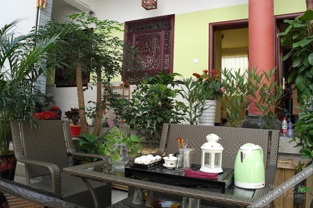 Дали: Dali Wuwei Inn