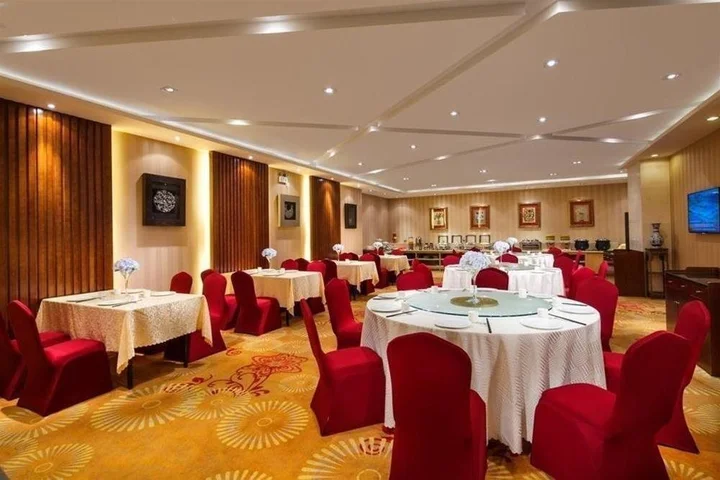 Цзинань: Jinan Luneng Xinyi Hotel