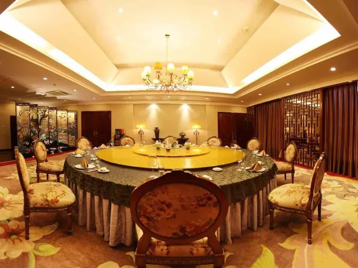 Яньтай: Phoenix Garden Hotel - Yantai
