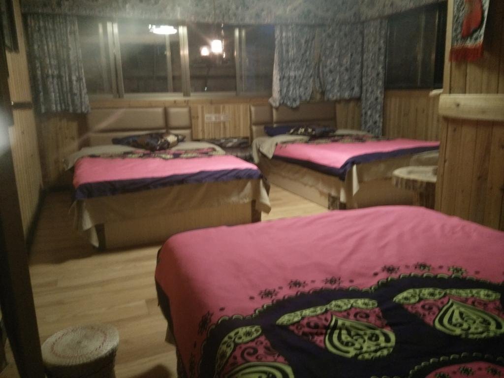 Лючжоу: Long Feng Inn