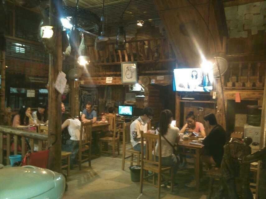 Лючжоу: Long Feng Inn