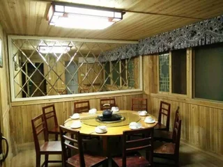 Лючжоу: Long Feng Inn
