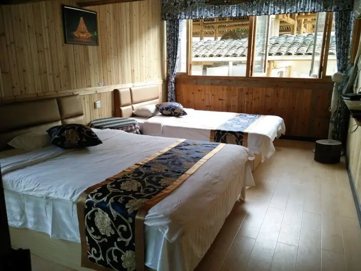 Лючжоу: Long Feng Inn