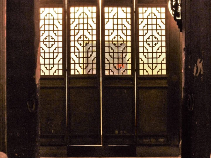 Цзиньчжун: Jing's Residence