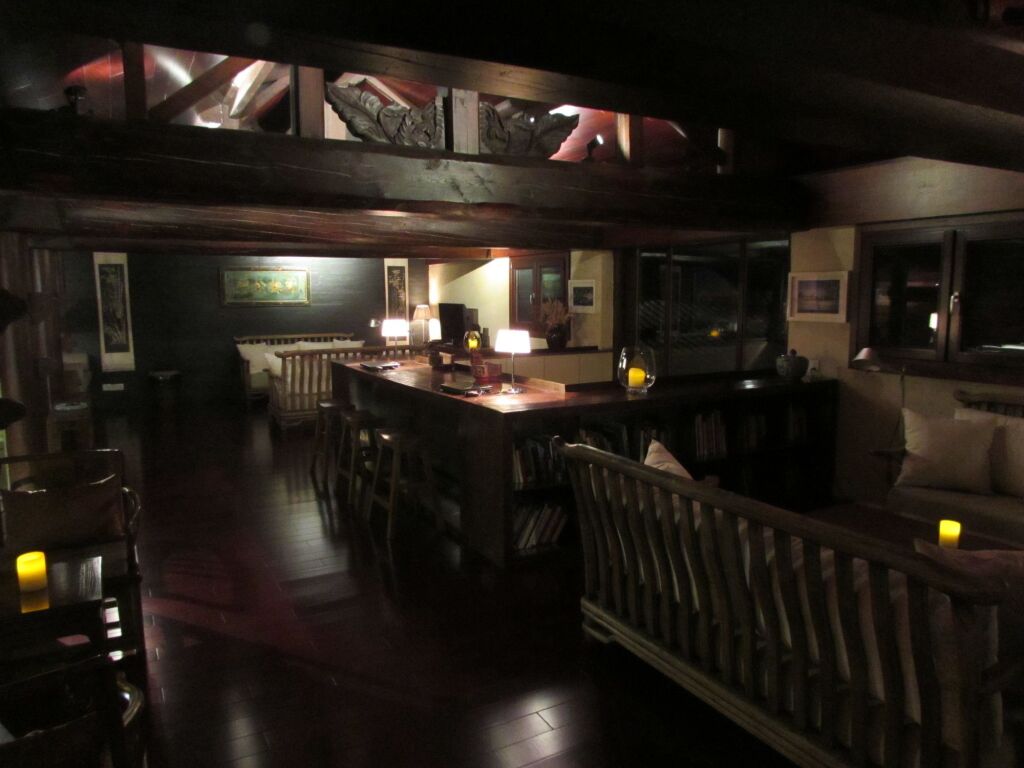 Цзиньчжун: Jing's Residence