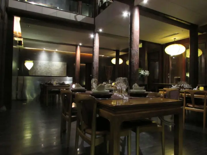 Цзиньчжун: Jing's Residence