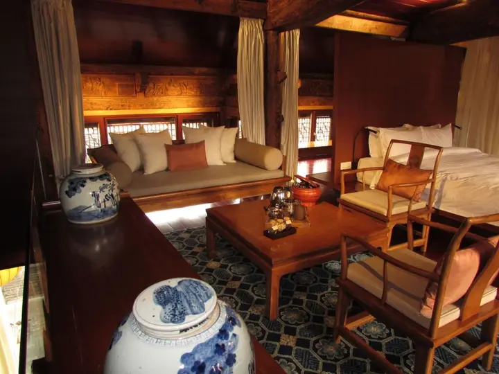 Цзиньчжун: Jing's Residence