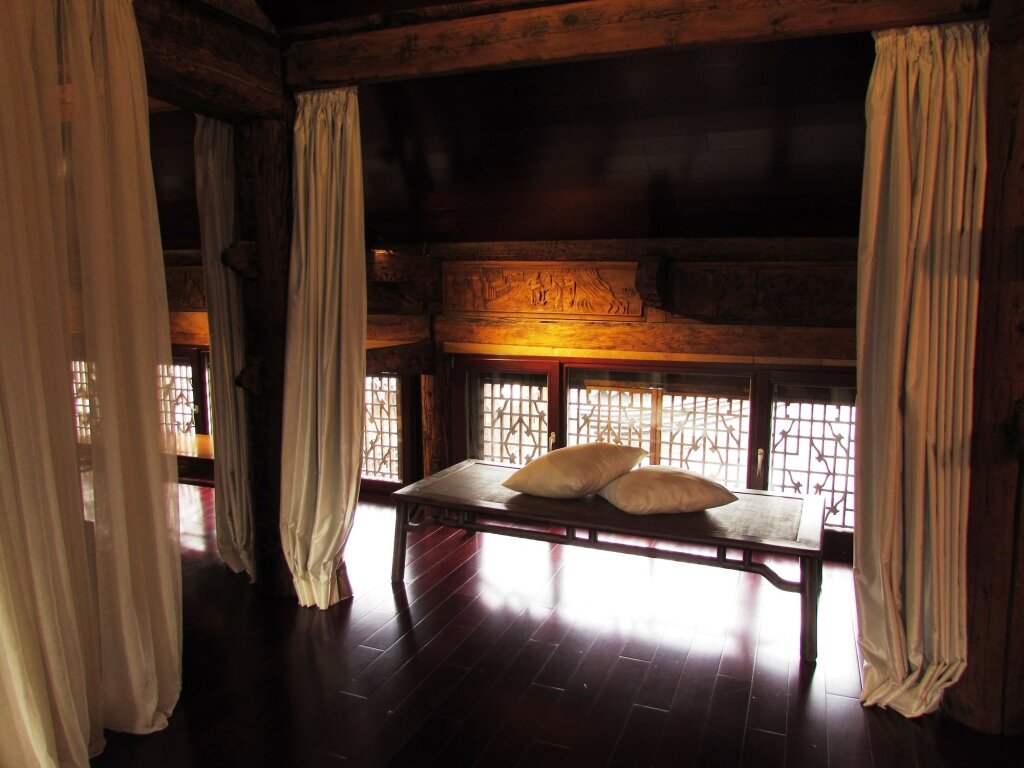 Цзиньчжун: Jing's Residence