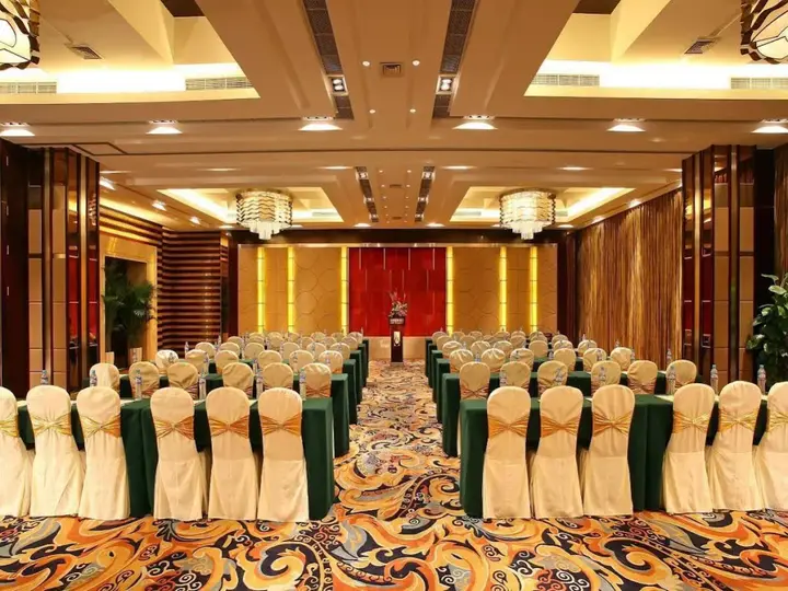 Чэнду: Rainbird Hotel