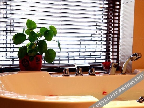 Лицзян: Flowers in Mirror Inn