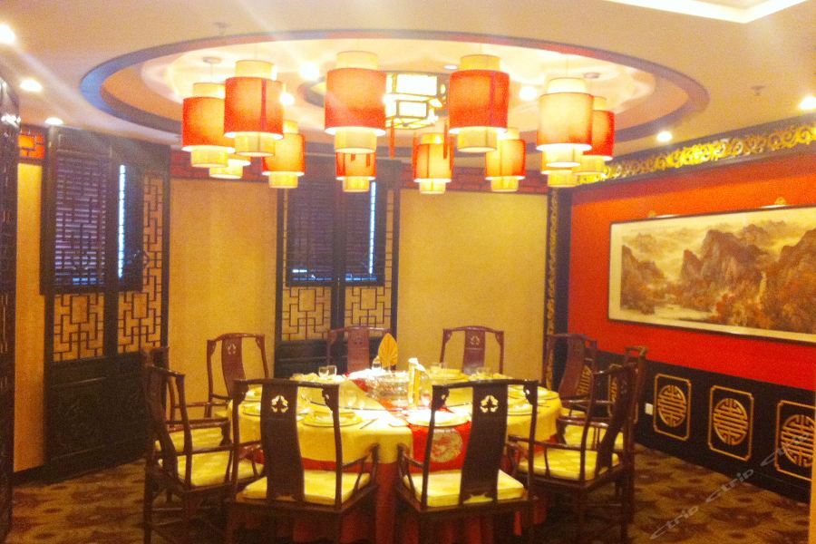 Чэндэ: Jingcheng Hotel