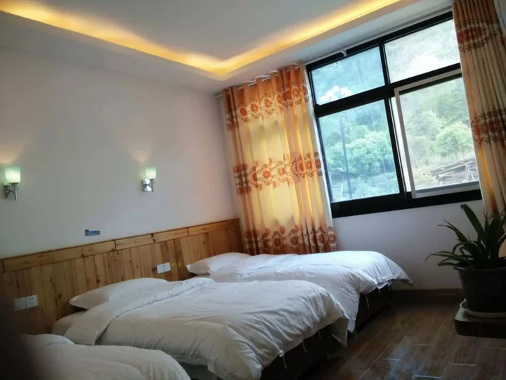 Чжанцзяцзе: Zhangjiajie Longquan Inn