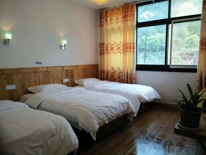 Чжанцзяцзе: Zhangjiajie Longquan Inn