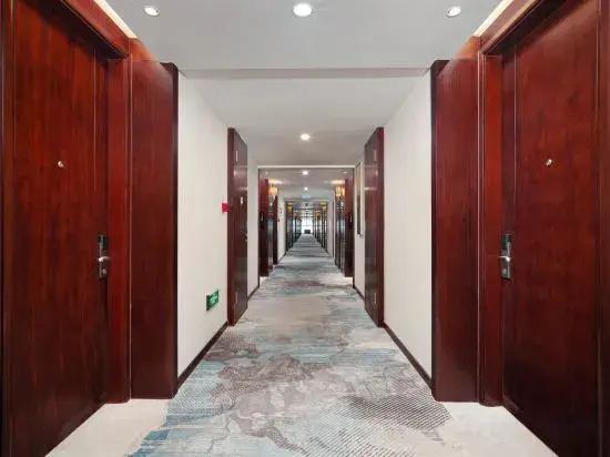 Сичан: Tangent Hotel