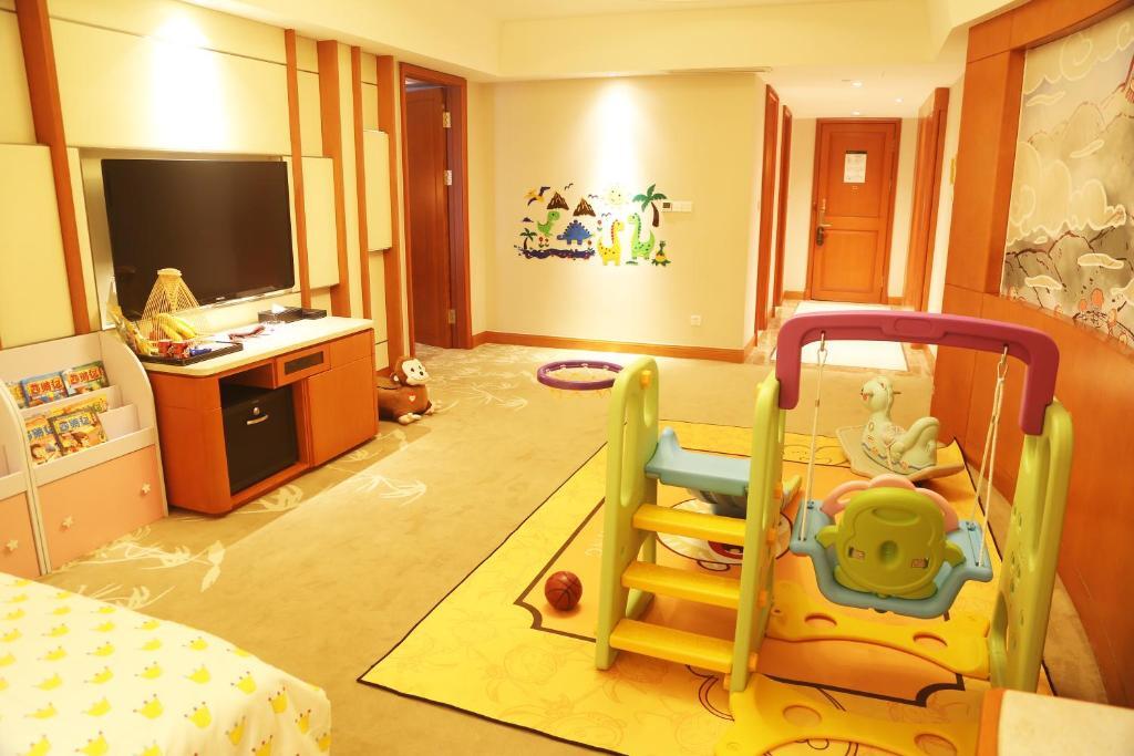 Ляньюньган: Huaguoshan Hotel