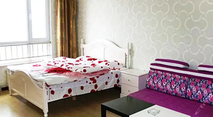 Шэньян: Shenyang Wowo Love-Themed Apartment