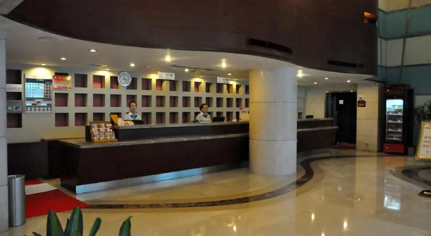 Ухань: Sunny Sky Inn Chain on Baofeng Road