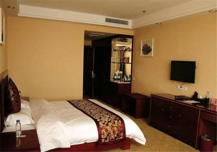 Цзинин: Liangshan Golden Beach Hotel