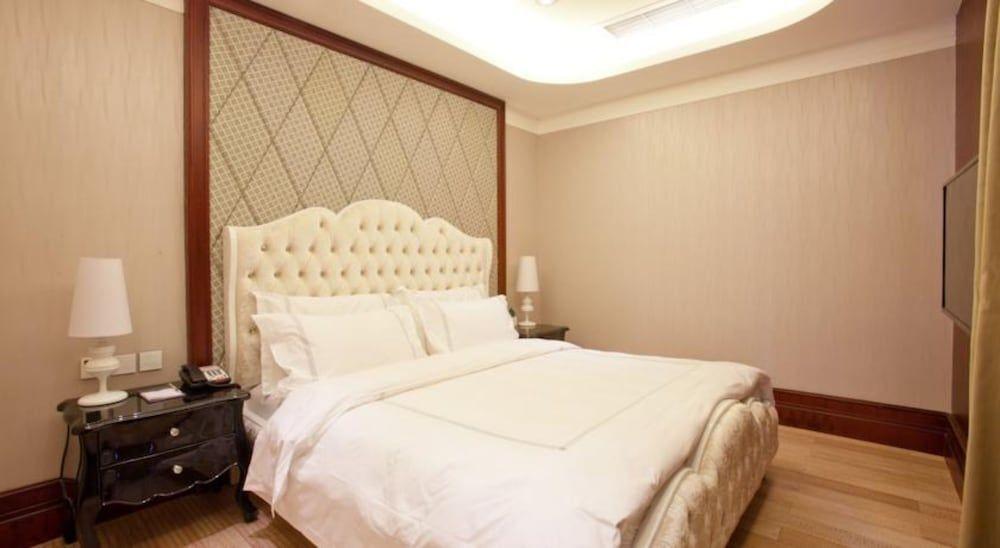 Чэнду: Complex International Hotel