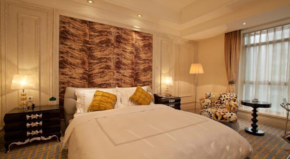 Чэнду: Complex International Hotel