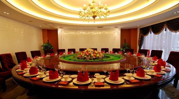 Куньмин: Kunming Sheng Shi Qian He Hotel