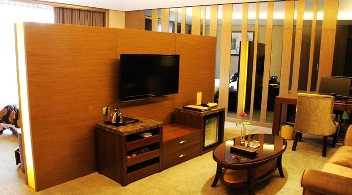 Куньмин: Kunming Sheng Shi Qian He Hotel