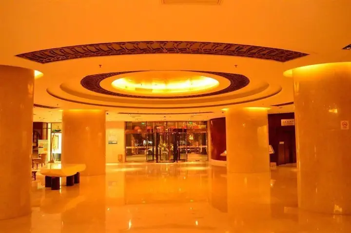 Шанхай: WJ Century Hotel