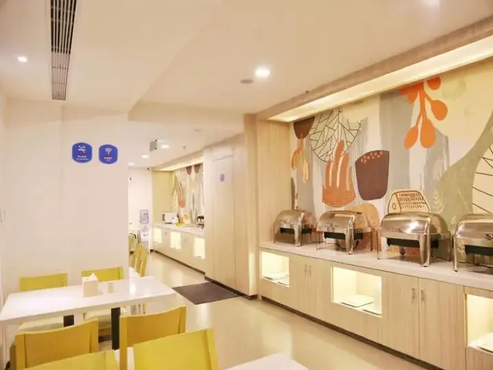 Чжухай: Hanting Hotel Zhuhai Qinglv Zhong Road