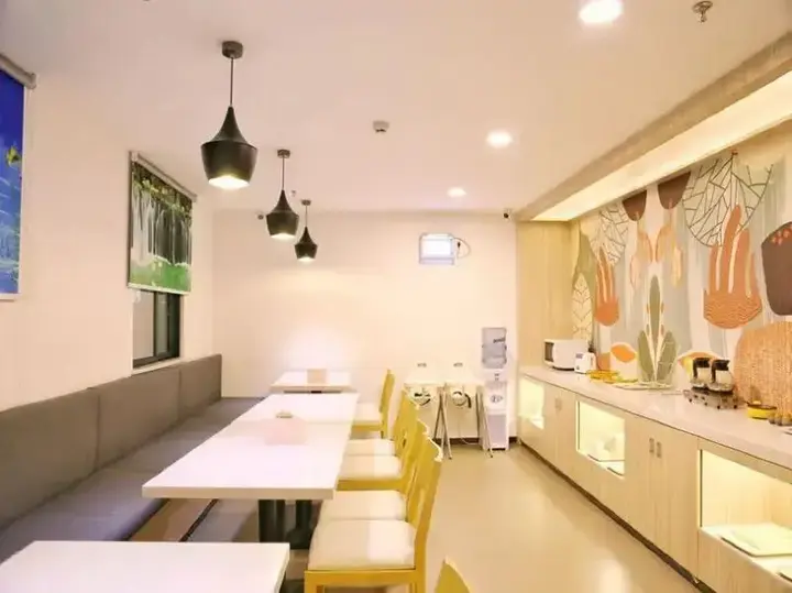 Чжухай: Hanting Hotel Zhuhai Qinglv Zhong Road